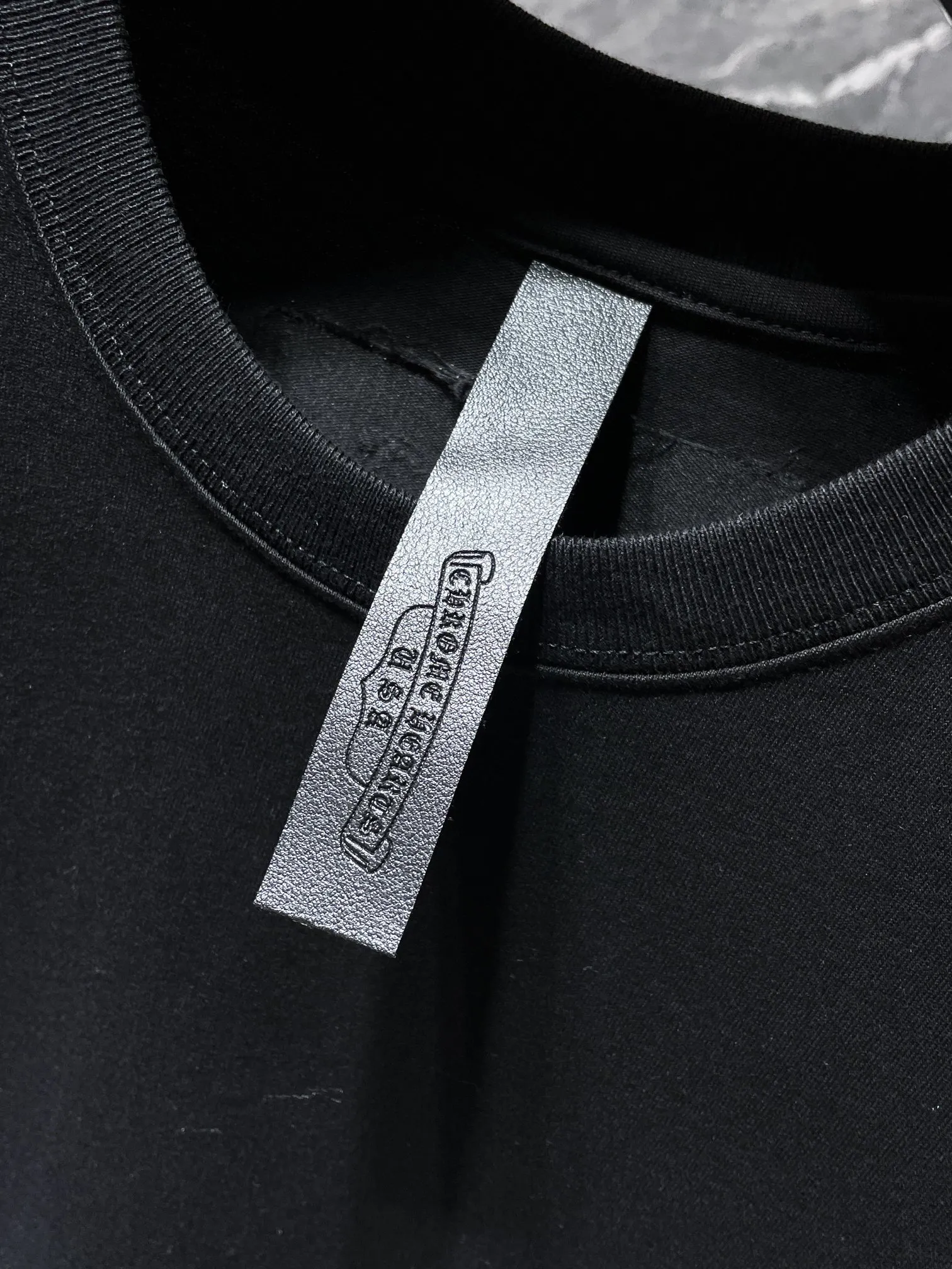 P164 New in summer Chrome Hearts 25ss 260g~270g High gram weight, environmentally friendly and high-quality top-grade fabric Chrome Hearts Heavy Industry color leather cross contrasting short sleeves Counter synchronization 1:1 replica version Recommended color: white black Size: S, M, L, XL